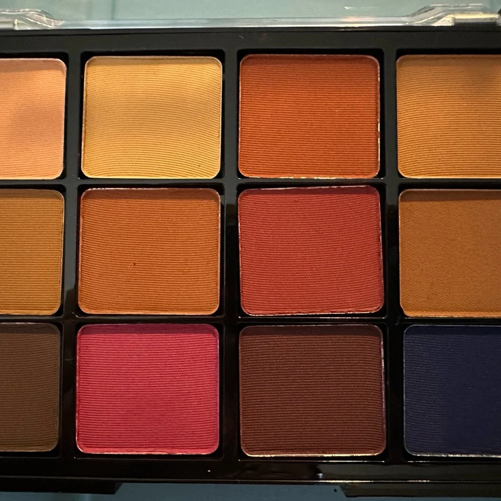 Viseart Paris Professional Neutral Matte 12-Pan Eyeshadow Pallette
